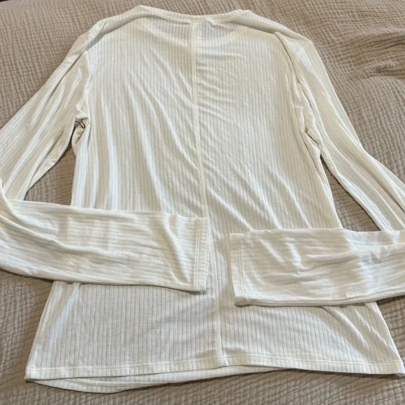 ALO Yoga ribbed long sleeve - Picture 7 of 9